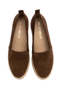 Brown suede slip-on shoes with a jute sole, perforated insole, and small heel tab. Simple, rounded design for comfort.