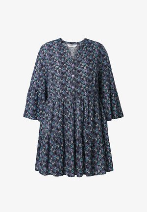 Blomstret kjole i marineblå med lilla og teal detaljer. Har rund halsudskæring, knaplukning foran og flagrende ærmer. Lagdelt design.