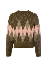 Olijfgroen cropped sweater van fuzzy textuur, met een roze en grijze ruitpatroon. Ronde halslijn en lange mouwen.
