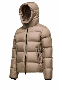 Giacca puffer marrone chiaro con cappuccio, caratterizzata da sezioni trapuntate orizzontali, zip frontale e due tasche laterali con zip.