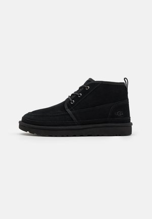 UGG NEUMEL MOC - Stivali da neve - black