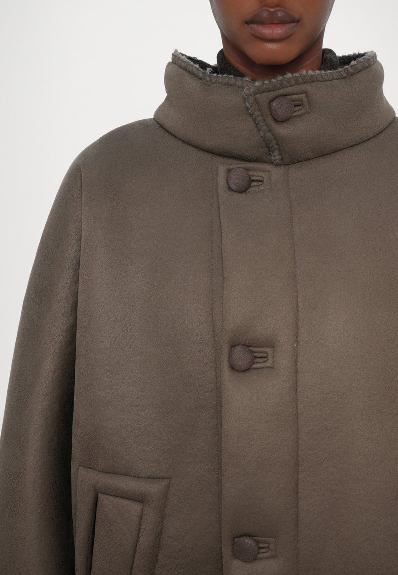 Henrik Vibskov DART JACKET - Klassischer Mantel - grey