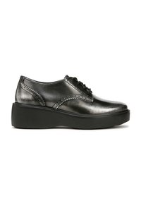 Scarpe di pelle nera stringate con una finitura metallica liscia, cuciture dettagliate e una robusta suola in piattaforma nera.
