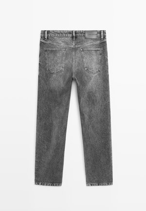 Grijze denim jeans met een recht gesneden pijp, voorzien van twee achterzakken, subtiele stiksels en een leren label op de tailleband.