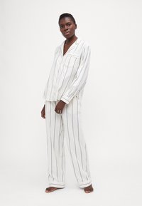 GAP Pidžaamakomplekt - ivory/black