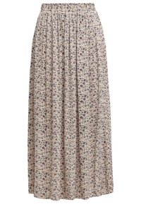 Floral maxi-jurk met een gegatherde elastische tailleband, met een beige achtergrond en kleine rode en blauwe bloemenpatronen verspreid over de stof.