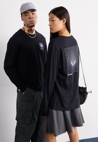 Salomon DIGITAL SWAMP TEE UNISEX - Μπλούζα με μακριά μανίκια - deep black