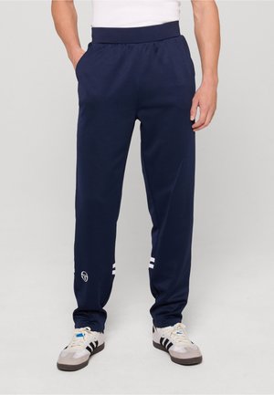 - Spodnie treningowe