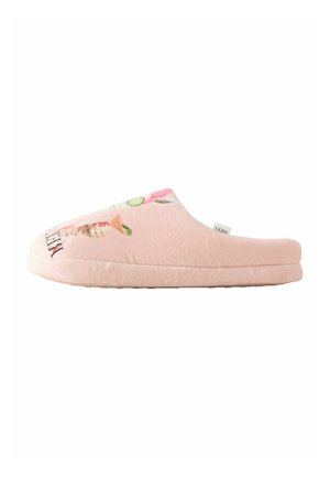 Pantofole rosa soffice senza lacci con forma a bozzolo, decorate con ricami floreali e di bicchieri da cocktail sulla parte superiore.