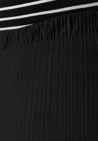 MAMALICIOUS MLNOELA PLISSE PANTS - Kelnės - black