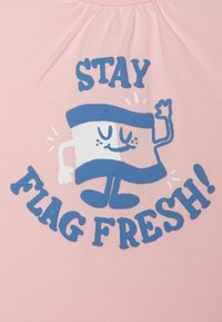 Tommy Hilfiger GIRLS GRAPHIC TEE - Camiseta estampada - precious pink