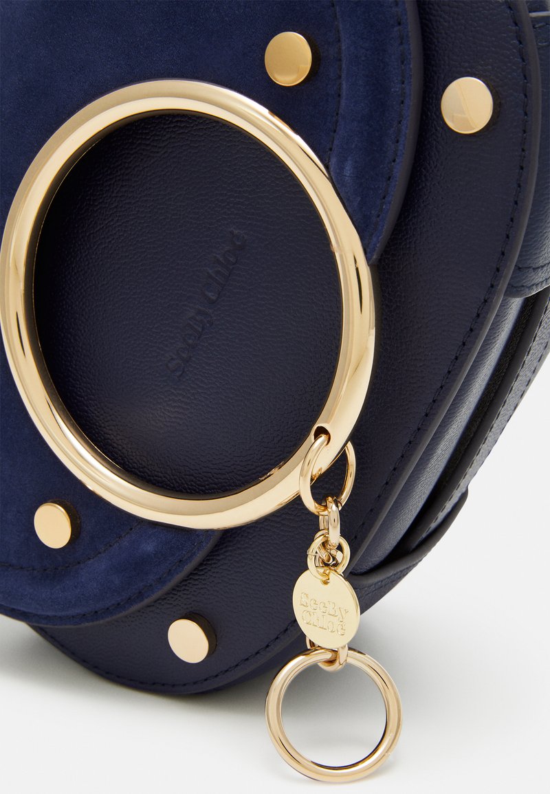 See by Chloé MARA - Umhängetasche - midnight blue/blau - Zalando.de