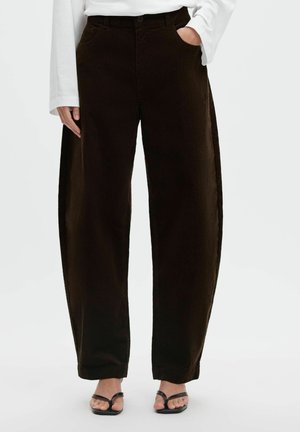 Selected, BARREL FIT TROUSERS CORDUROY - Pantalones - delicioso