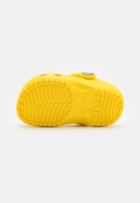 Crocs CLASSIC UNISEX - Μιουλ - lemon