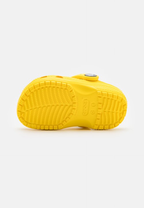 Crocs CLASSIC UNISEX - Sandalias planas - lemon — foto 5