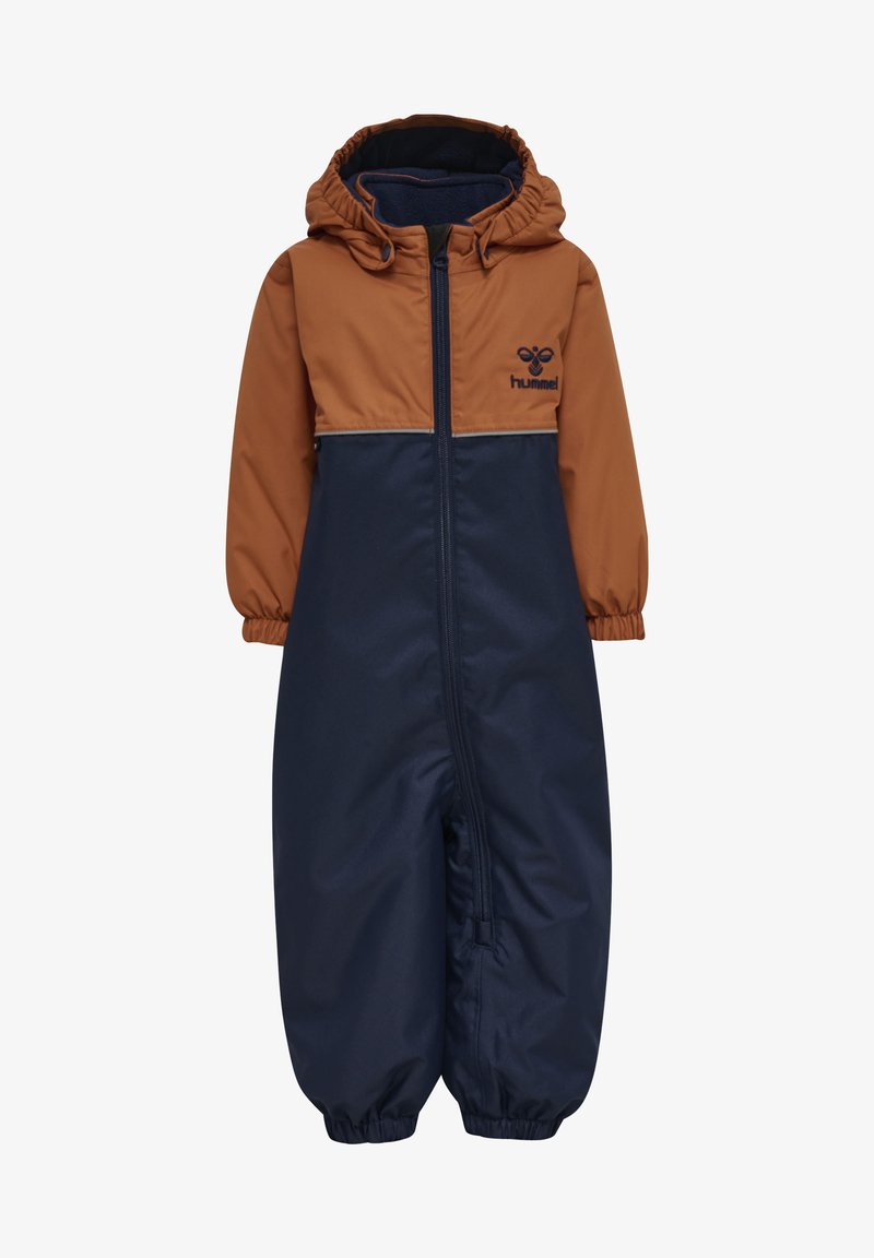 Kastanjebruine en marineblauwe geïsoleerde overall met een rits aan de voorkant, elastische manchetten en een capuchon. Voorzien van een logo op de borst en een kleurblokontwerp.