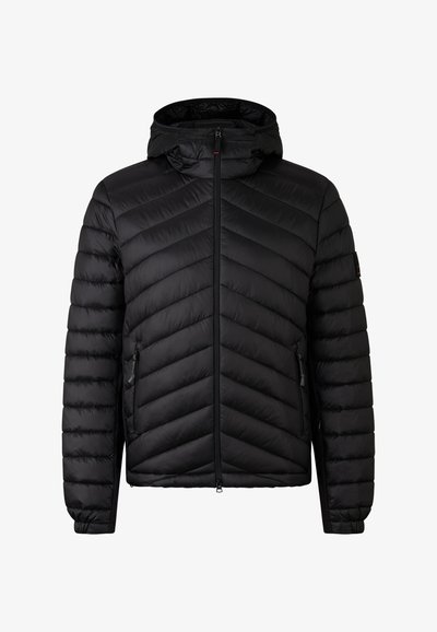 Czarna pikowana kurtka puchowa z kapturem, zamek błyskawiczny z przodu, zasuwane kieszenie boczne oraz wzór chevron na przodzie i rękawach.