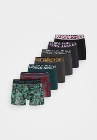 Acht Paar Boxershorts mit verschiedenen Farben und Mustern, darunter tropische Blätter, einfarbige Designs und mit Markenbund.