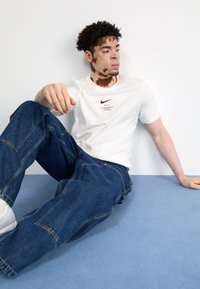 Nike Sportswear TEE BIG - Print T-shirt - white