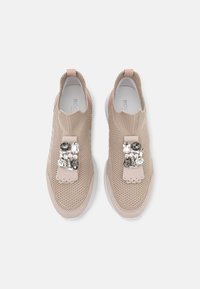 Noclaim KARYM - Sapatilhas - beige/rose