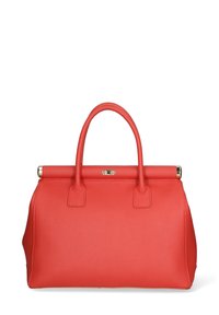 Borsa a mano rossa in pelle con forma strutturata, doppi manici superiori e dettagli in oro. Presenta una texture a ciottoli e un design minimalista.