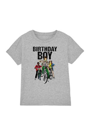 Gray cotton t-shirt featuring "BIRTHDAY BOY" text and three boys on bicycles, dressed in colorful outfits with distinct patterns.