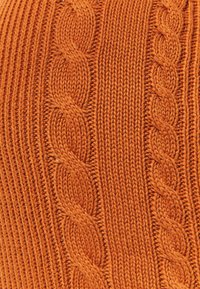 Pieces Maternity Stickad tröja - metallic red