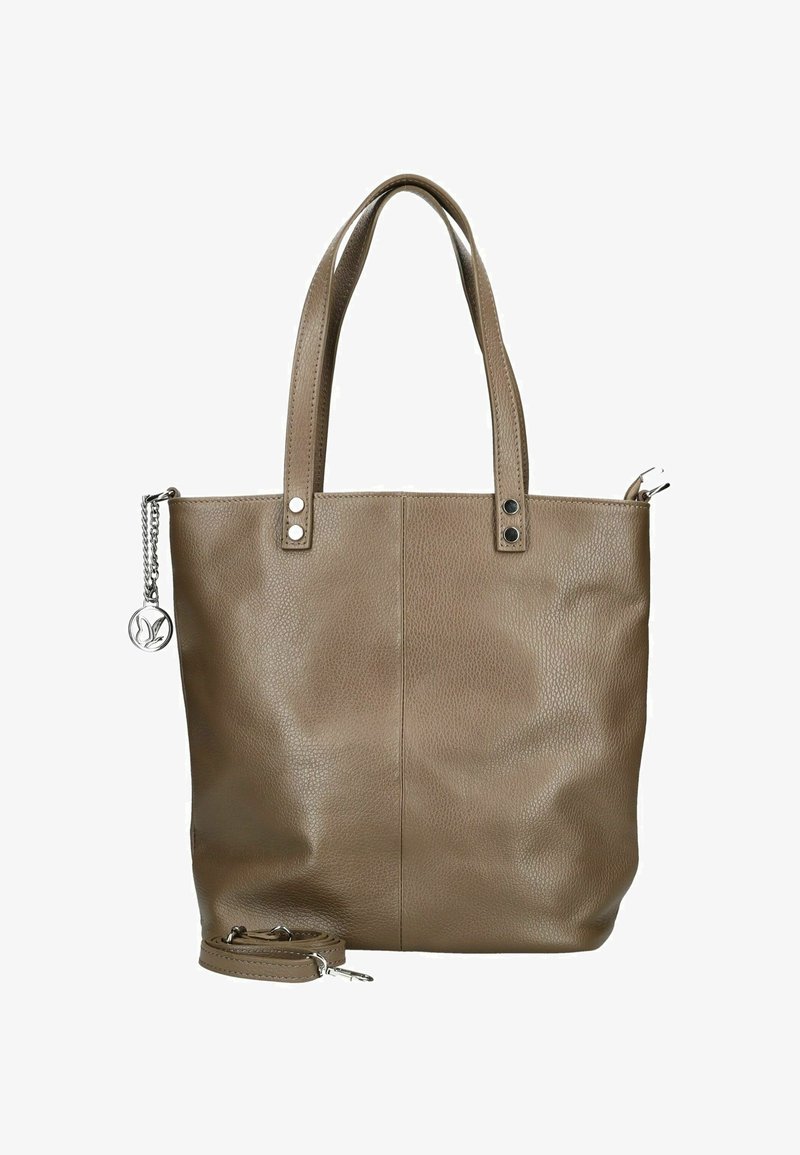 Bruine leren tote bag met een gestructureerde afwerking, twee bovenhandvatten, een afneembare schouderriem en een metalen hangertje aan de zijkant.