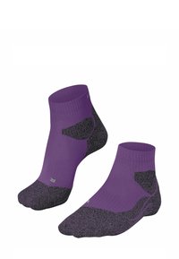 Fioletowe skarpetki do kostki z teksturowanym czarnym obcasem i palcami, posiadające gładki dzianinowy trzewik oraz wzmocniony łuk dla dodatkowego wsparcia.