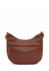 Bruine nylon schoudertas met een textuur, voorzien van een hoofdvak met rits en een extra voorvak. Heeft oranje accenten en een gebogen vorm.