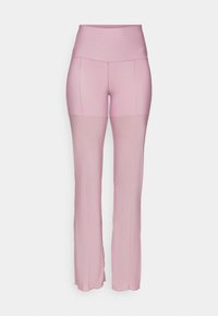 Leggings deportivos rosa con una cinturilla alta y paneles laterales transparentes, hechos de una tela elástica, con detalles de costura y acento de logotipo.