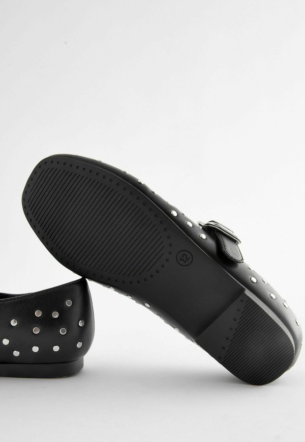 STUDDED MARY JANE – REGULAR FIT – Riemchenballerina