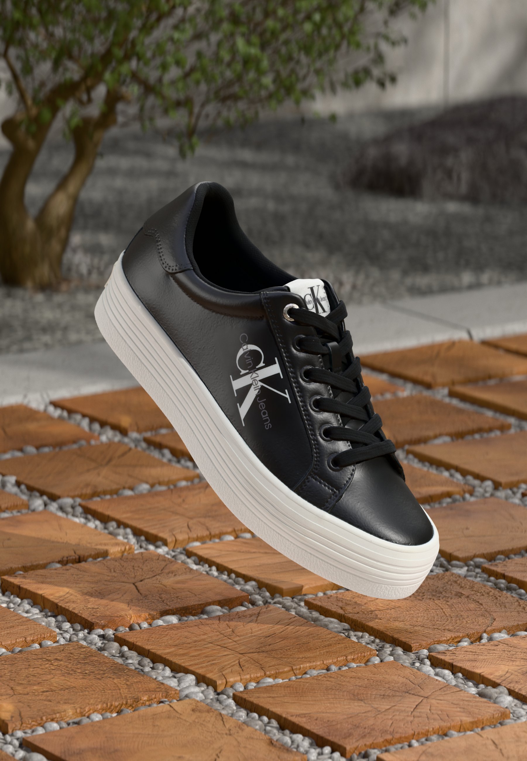   Jeans■Bold Vulc Flatf Laceup 厚底スニーカー Calvin Klein Jeans bold vulcanized flatform lace up sneakers