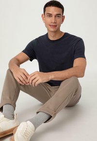 hessnatur REGULAR  - T-shirt basic - marine