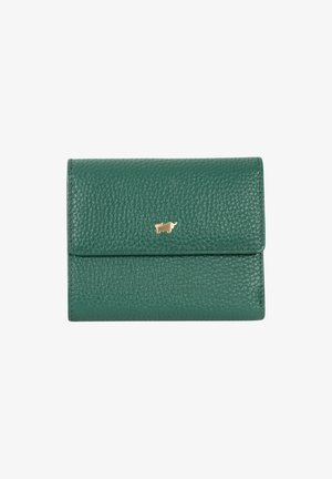 Portafoglio in pelle verde testurizzata con una piccola emblemática dorata a forma di animale sulla patta frontale, chiuso e centrato su sfondo bianco.