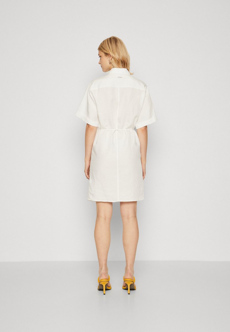 calvin klein white dress shirt Men's Slim-Fit - This modern dress shirt allows for movement with the stretch NEW Calvin Klein Men's MEDUIM