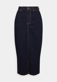 Falda lápiz de mezclilla oscura con cintura alta, con costuras amarillas, cierre de botón en la parte delantera y un corte recto con un dobladillo ligeramente curvado.