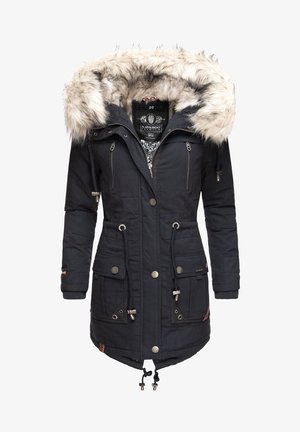 Parka nera con cappuccio foderato in pelliccia artificiale, vita regolabile con laccetti, numerose tasche con zip e a soffietto, e dettagli con bottoni sulle maniche e sul davanti.