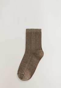 Brązowa skarpetka z prążkowanego materiału, lekko połyskująca, ułożona płasko na jasnym tle.