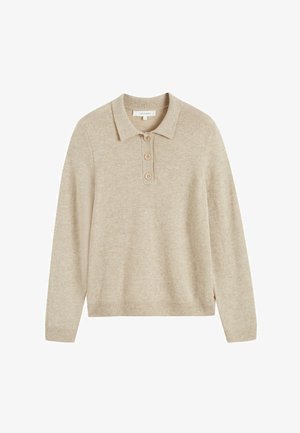 Pull-over beige avec col polo classique, patte de boutonnage à trois boutons, ourlet et poignets côtelés, et tissu doux texturé.