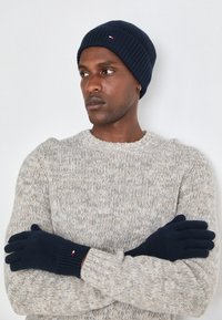 FLAG BEANIE & GLOVES UNISEX SET - Rukavice - space blue