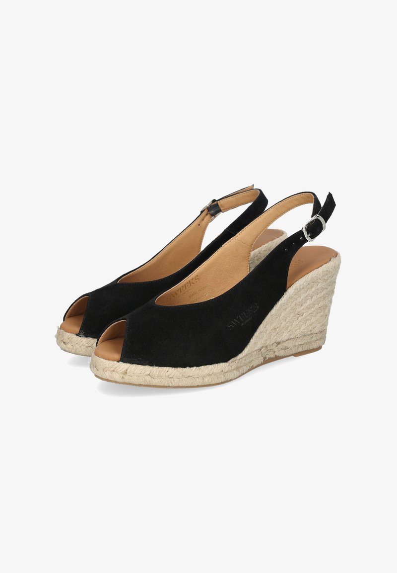 Sorte ruskinds wedgesandaler med peep toe design, featuring en slingback rem og en flettet jute sål. Glat læder indersål.