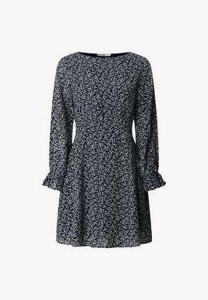 Navy šaty s dlouhými rukávy a volánkovými manžetami, zdobené bílým květinovým vzorem a s přiléhavým pasem, který přechází do áčkové sukně.