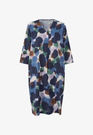 Lässiges knielanges Kleid mit 3/4-Ärmeln, V-Ausschnitt und abstrakten Flecken in Blau-, Grün-, Braun- und Weißtönen.