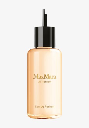 Flacon de parfum beige transparent avec un bouchon spray noir, étiqueté MaxMara Le Parfum Eau de Parfum sur fond blanc.