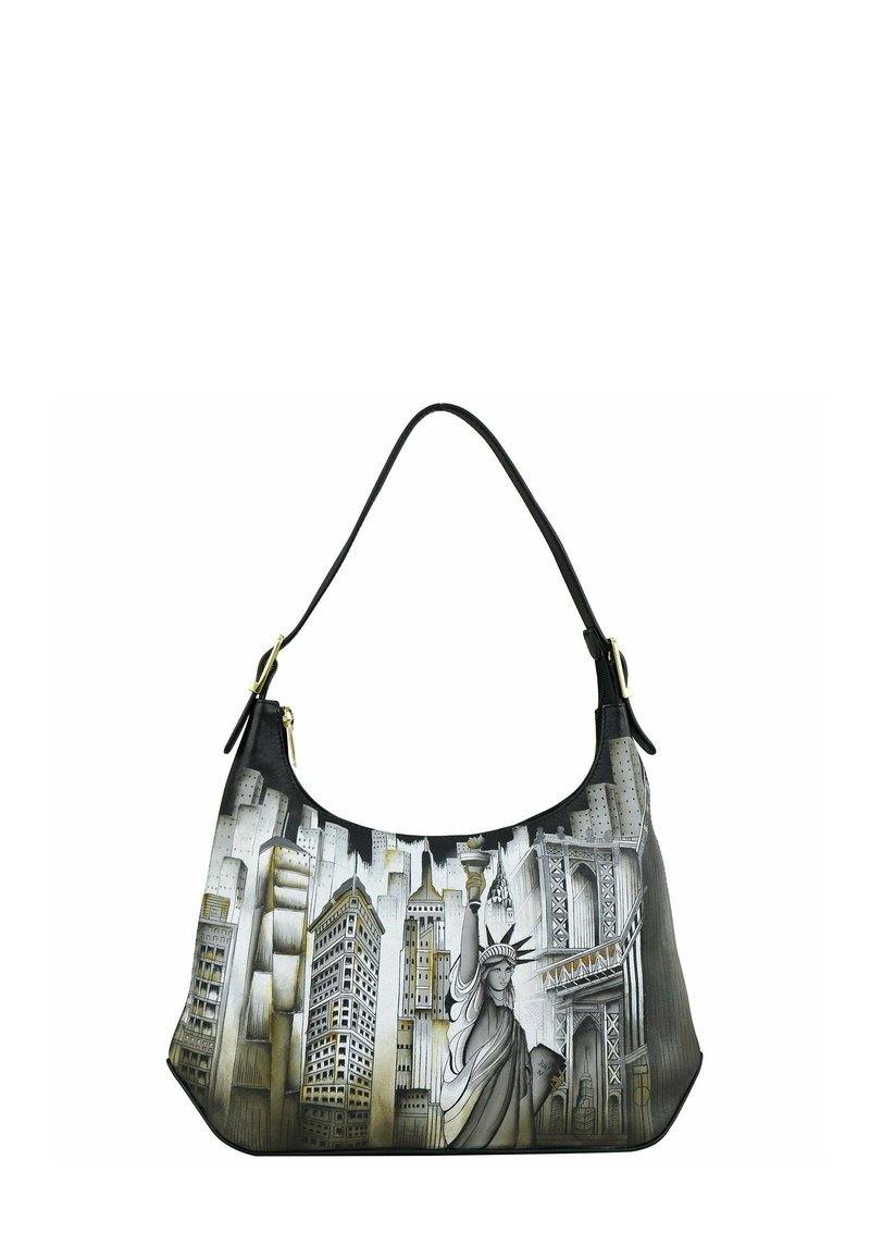 Zwarte handtas met een gedetailleerde afbeelding van New York City, met de Vrijheidsbeeld, wolkenkrabbers en architectonische elementen in de nadruk.