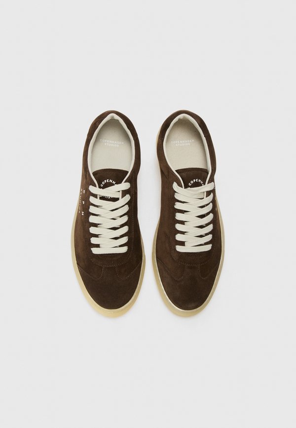 Trainers - chocolate4