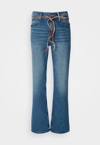 Blaue Denim-Jeans mit weitem Bein und hoher Taille, ausgestattet mit einem abnehmbaren beigen Kordelzug und subtiler Ausbleichung an den Oberschenkeln. Sauberer Saumabschluss.