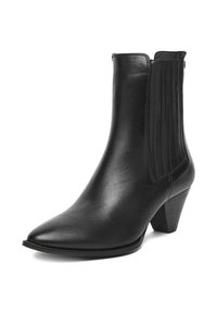 Boots din piele neagră până la gleznă, cu vârf ascuțit, panouri laterale elastice și toc pătrat. Textură netedă cu detalii de cusătură pe margini.