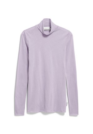 Langarm-Turtleneck-Shirt in hellem Lavendel, weiche Textur, aus leichtem Stoff, mit entspanntem Ausschnitt und seitlichen Schlitzen.